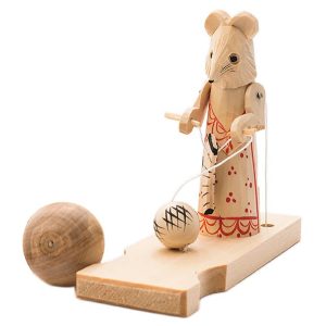 Knitting Mouse Carved Toy